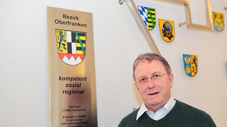 Bezirkstagspräsident und früherer Kulmbacher Oberbürgermeister: Henry Schramm. Foto: Matthias Hoch