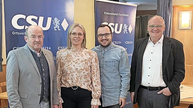 Die vier CSU-Vorsitzenden aus den Ortsteilen (v. l.) Holger Lehnard, Martina Hebendanz, Dominik Henkel und Hans-Werner Eisen informierten über die Stadtpolitik.