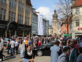 Kaum ein Durchkommen: Die Spitalgasse am Sonntag gegen 15 Uhr. Foto: Simone Bastian