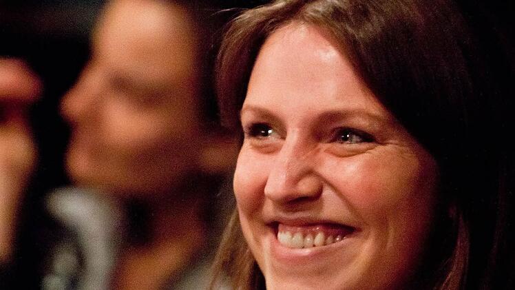 Luca Pauer ist die neue Theaterpädagogin. Sie kennt das Coburger Theater schon durch diverse Praktika und durch die Mitwirkung im Jugendclub.