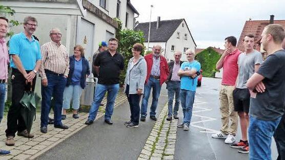 Bisher gibt es nur rund um die Bushaltestellen ein Halteverbot. Foto: Pauline Lindner