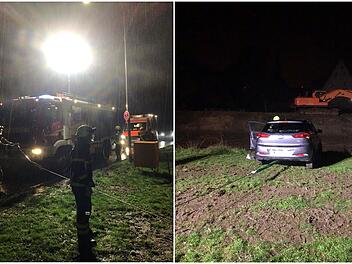 Landkreis Coburg: Auto droht abzustürzen - Feuerwehr rückt mit schwerer Maschine an