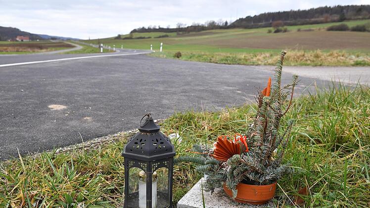 An der Einmündung eines Feldwegs passierte das Unglück.