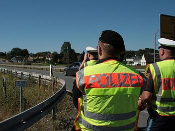 Verkehrskontrolle bei Katschenreuth. Foto: Jürgen Gärtner