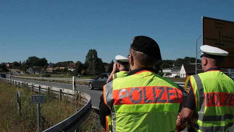 Verkehrskontrolle bei Katschenreuth. Foto: Jürgen Gärtner