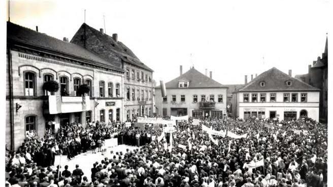 Rund 5000 Menschen demonstrierten 1951 gegen die Pläne der Bundesregierung und der Besatzungsmacht, den Übungsplatz zu vergrößern.