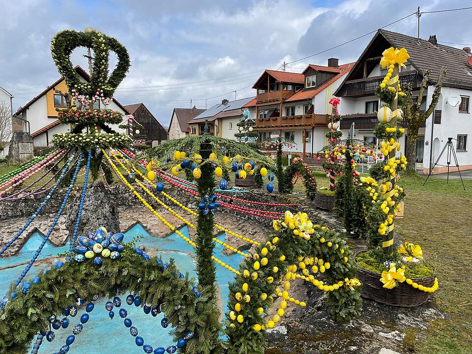 Osterbrunnen in der fränkischen Schweiz wieder geschmückt