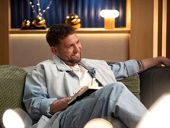 Konstantin will in der Netflix-Datingshow "Love is Blind" die Frau f&uuml;rs Leben kennenlernen.