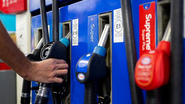 Verbrauchersch&uuml;tzerin kritisiert Tankrabatt