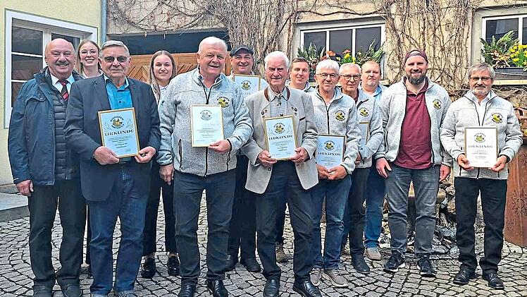 Trotz neuer Nachwuchsmusiker kann sich die neugew&auml;hlte Vorstandschaft des Musikvereins Wartenfels auf seine langj&auml;hrigen Mitglieder verlassen.Klaus Klaschka