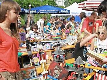 Alles, was im Kinderzimmer üblich ist, kann beim Kinderflohmarkt verkauft werden.  Foto: Katrin Geyer/Archiv