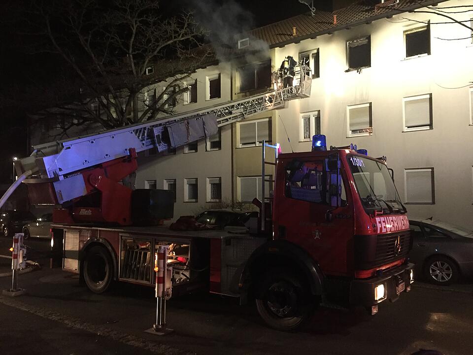 Mittelfranken: 62-Jähriger vor Brand im Mehrparteienhaus gerettet