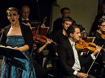 Mit ihrer ausdrucksvollen Gestaltung beeindruckte die Mezzosopranistin Kora Pavelic bei der Aufführung von Gustav Mahlers "Lied von der Erde" im Landestheater Coburg. Jochen Berger