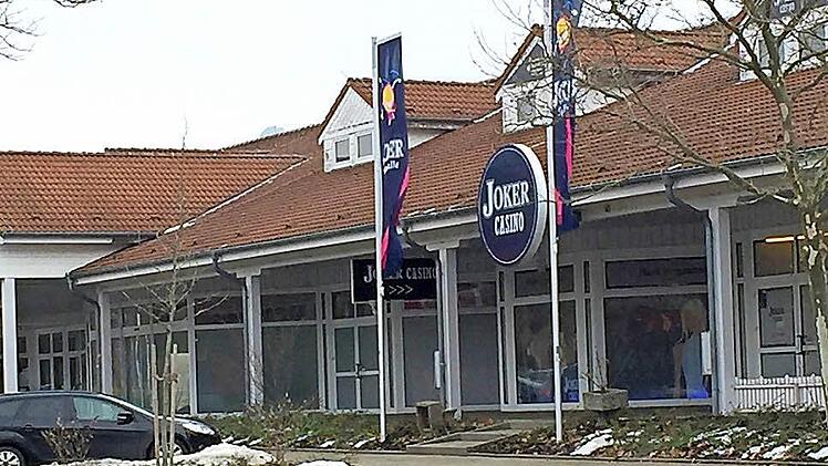 Hier sollte der Raubüberfall stattfinden: im Joker Casino im Himmelkroner Gewerbegebiet. Foto: Stephan Tiroch