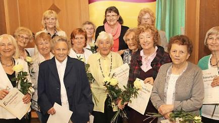 Die Geehrten bei der Jubiläumsfeier der Frauen-Union Grub am Forst-Ebersdorf  Foto: Michael Stelzner
