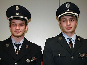 Die jungen Kommandanten der Freiwilligen Feuerwehr Katzenbach: Julius Geis (links) und Johannes Müller Foto: Gabriele Sell