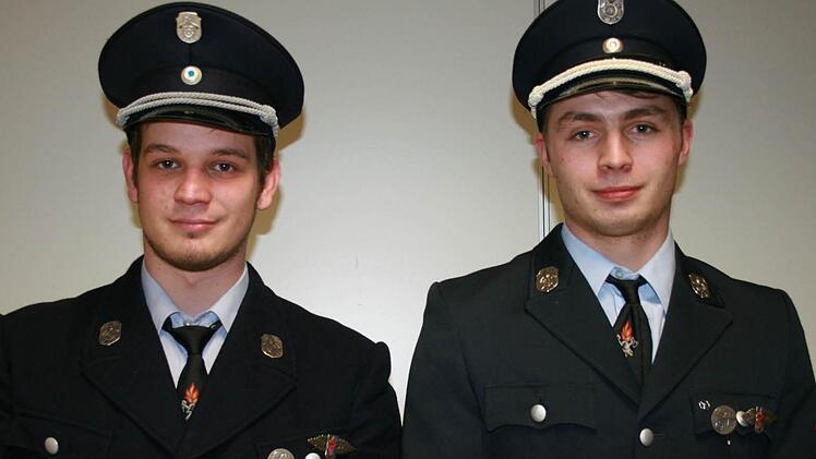 Die jungen Kommandanten der Freiwilligen Feuerwehr Katzenbach: Julius Geis (links) und Johannes Müller Foto: Gabriele Sell