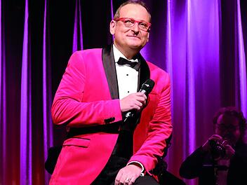 Volkach: "Volker Heißmann singt Udo Jürgens“ - Bekannter Fürther Comedian auch als Sänger unterwegs Volkach: "Volker Heißmann singt Udo Jürgens“ - Bekannter Fürther Comedian auch als Sänger unterwegs