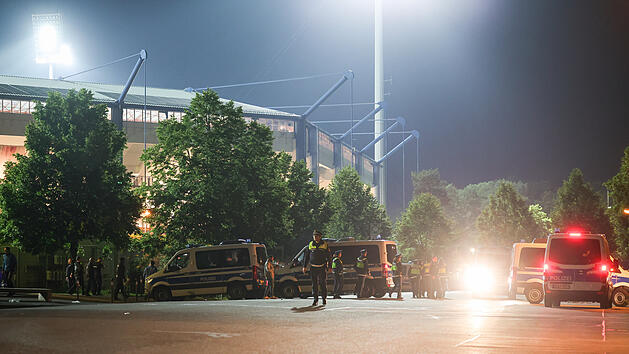 N&uuml;rnberg: Aufregung nach EM-Testspiel gegen Ukraine - Sprengstoffalarm am Max-Morlock-Stadion