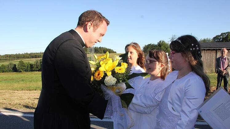 Neupriester Tobias Fehn wird am Samstagabend in seiner Heimat empfangen. Foto: Veronika Schadeck