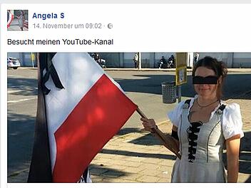 Ein Facebook-Post zeigt Angela S. mit Fahne. Der Name wurde von der Redaktion teilweise gelöscht. Foto: CT-Redaktion