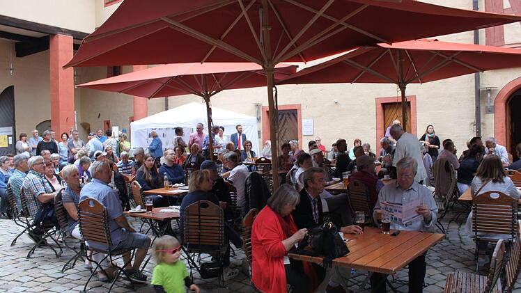 Im Innenhof der Pfalz Foto: Carmen Schwind