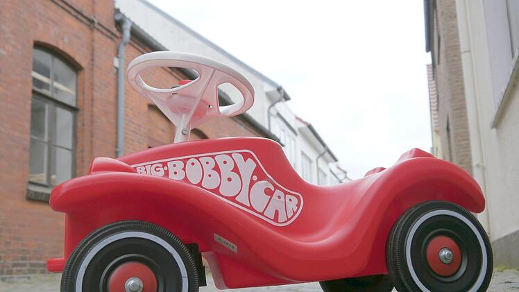 In Erlanger ist der Polizei ein Radler mit ungew&ouml;hnlichem Diebesgut ins Netz gegangen. Der 28 Jahre alte Mann war mit 1,8 Promille und einem gestohlenen Bobbycar unterwegs. Symbolbild: Lacri/pixabay.com