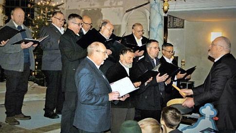 Der Männerchor Stammbach bereicherte das Konzert. Foto: Werner Reißaus