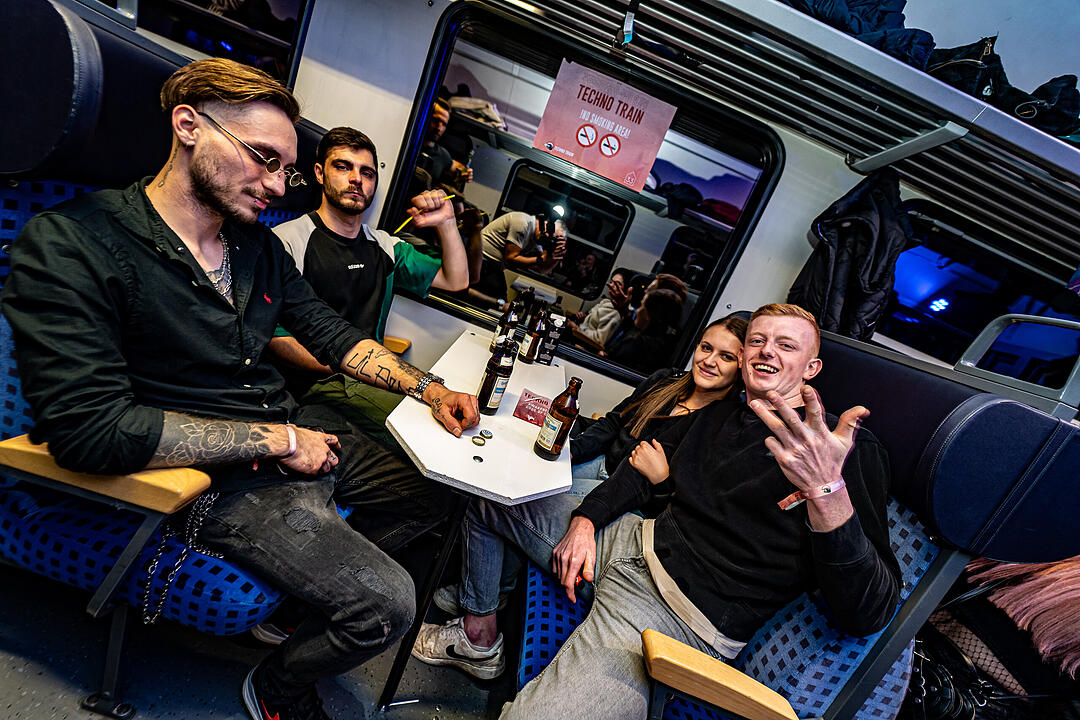 Die beste Party im Zug!