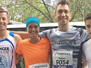 Vier Forchheimer stellten sich dem Frankfurt-Marathon, v.l.: Frank Müller, Nadja Ludwig, Robert Braun und Johannes Stielper  Foto: privat