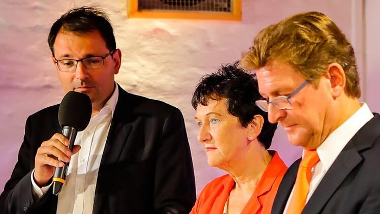 Landtagsabgeordneter Martin Schöffel (CSU, links) hatte einen schweren Stand. Unser Bild zeigt ihn mit (nach rechts) MdL Inge Aures (SPD) und Rainer Ludwig (Freie Wähler).  Fotos: Matthias Hoch