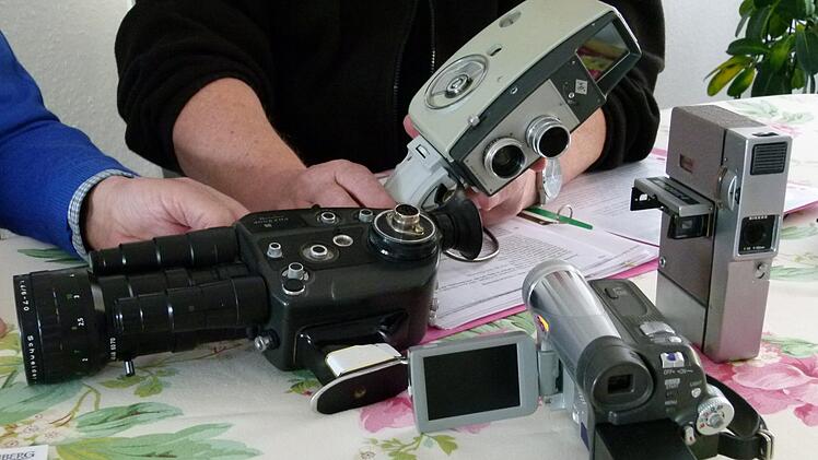 Eine Auswahl an Kameras aus den letzten fünfzig Jahren
