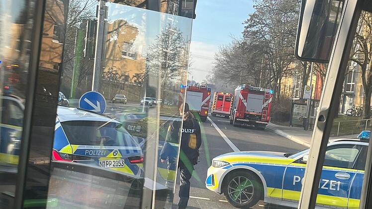 Erlangen: Feuer in Müllabfuhr-Wagen - "Brand weit fortgeschritten"