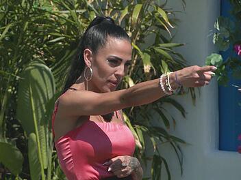 Elena wetterte gegen die Nachrichten der Partnerinnen: "Ekelhaft!"