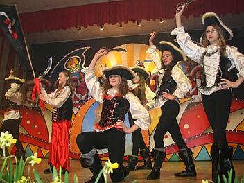 Die Piraten der Ballettschule Engelmann entern die Bühne. Fotos: Adam
