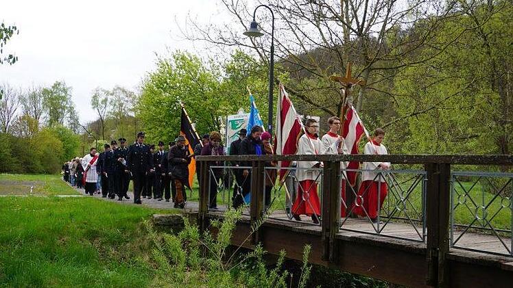 Unter dem biblischen Satz "Sucht der Stadt Bestes" fand die diesjährige St. Georgs-Prozession in Bad Brückenau zu Ehren des Schutzheiligen statt. Foto: Marion Eckert