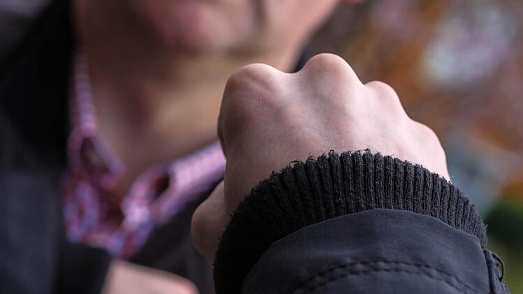 Nur einen Faustschlag ins Gesicht seines Kontrahenten gab der Angeklagte gestern vor dem Amtsgericht Kulmbach zu. Foto: Symbolbild/dpa