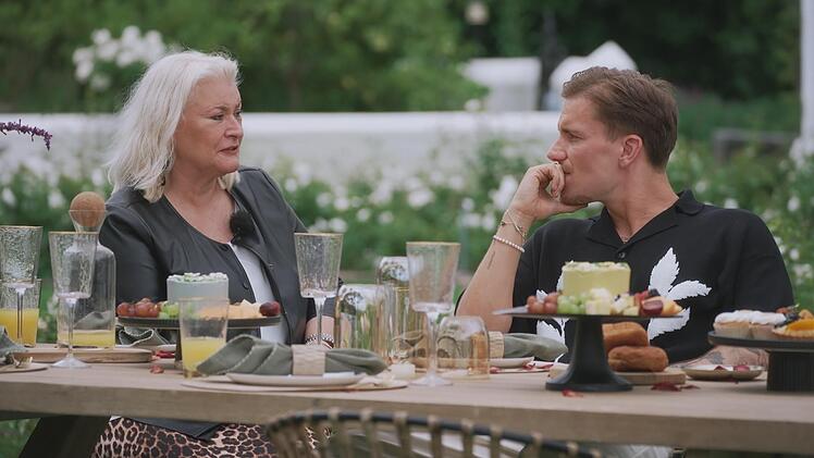 Felix' Mutter Brigitte mag eine Frau sehr.