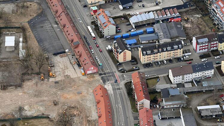 Gegenüber der Pestalozzistraße soll eine neue Straße  für die Lagarde-Kaserne an die vorhandene Kreuzung zur Zollnerstraße angeschlossen werden. Foto: Ronald Rinklef