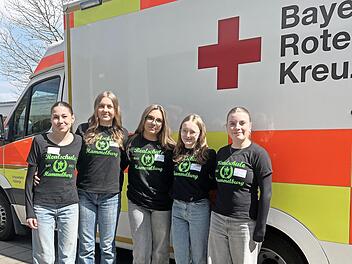 Die Schulsanit&auml;terinnen der Jakob-Kaiser-Realschule aus den 9. Klassen: Sofia, Antonia, Tania, Lennja und Mia.