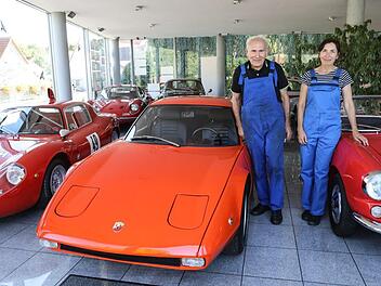 Autoverrückt:  wie der Vater so die Tochter, die Schönbrunner Leo   und Margit Aumüller Foto: Barbara Herbst