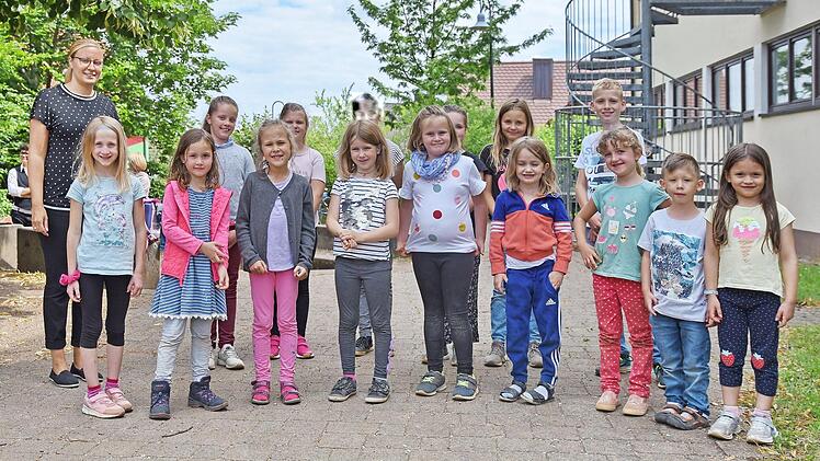 Die Chorleiterin des Kinderchors wird verabschiedet.  Foto: Karl Heinz Wirth