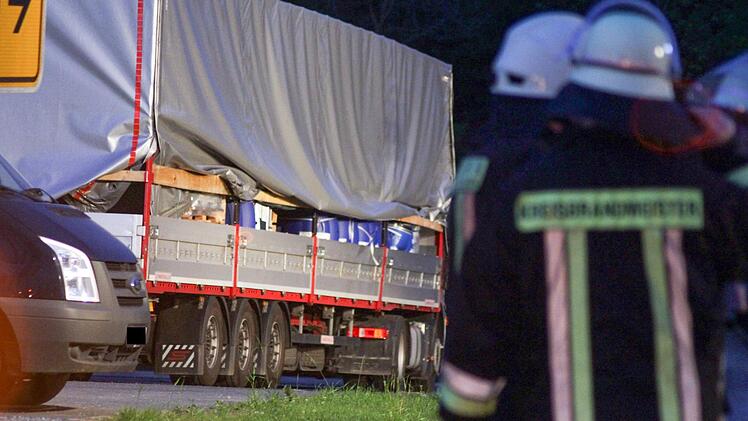 LKW Unfall mit Gefahrgutaustritt auf der A9 bei Hof-West