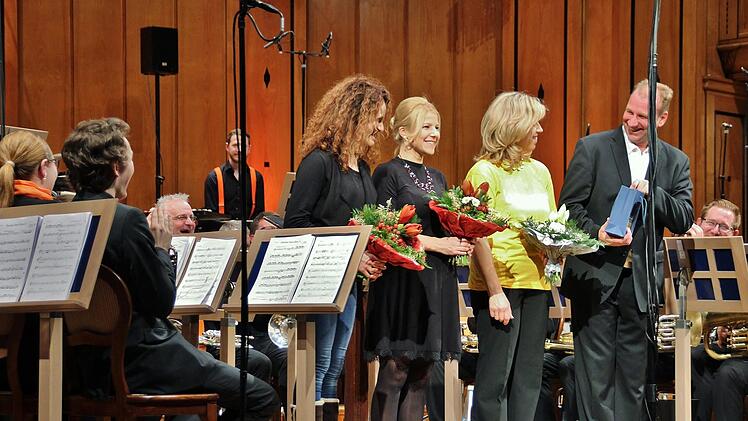 Alle hatten großen Spaß: v.l. Shirley Brill, Isabell Münsch, Brigitte Ascherl, Thomas Ludescher. Foto: Werner Vogel