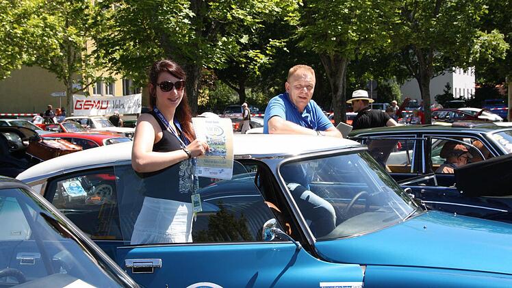 Nathalie Michele und ihr Onkel Michael Hümpfner aus Sulzthal gehören zu den gerade einmal fünf Fahrzeug-Besatzungen aus dem Landkreis Bad Kissingen bei der "Sachs Franken Classic". Foto: Ralf Ruppert