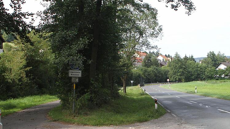 Der Geh- und Radweg verläuft bisher nur ein Stück bis hierher zur Einmündung "im Kaltengrund".