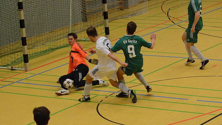 Szene aus dem Spiel der DJK Schondra gegen den SV Garitz. Foto: ssp