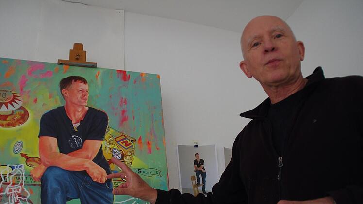 Viktor Cleve zeichnet zurzeit Porträts junger Nordhalbener. Foto: Marco Meißner