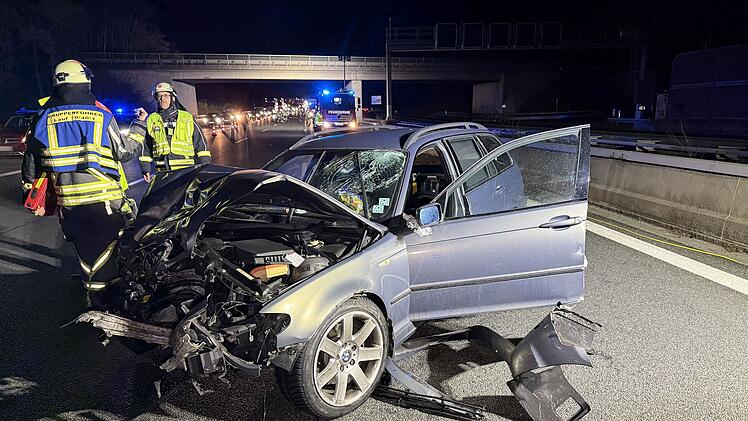Nicht angeschnallte Autofahrerin baut Unfall auf A9 im Kreis N&uuml;rnberger Land