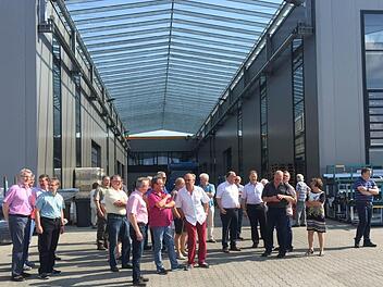 Der CSU-Ortsverband Oberthulba hat mit dem CSU-Ortsverband Oerlenbach die Firma Metalltechnik Zitzmann besucht.  Foto: Günther Straub